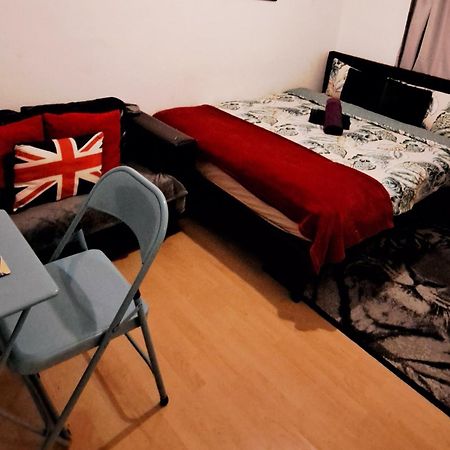 Merciful King Room, In Zone 2-3 Londra Oda fotoğraf