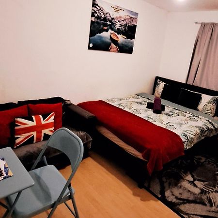 Merciful King Room, In Zone 2-3 Londra Dış mekan fotoğraf