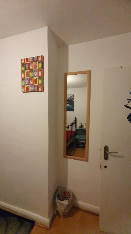 Merciful King Room, In Zone 2-3 Londra Dış mekan fotoğraf