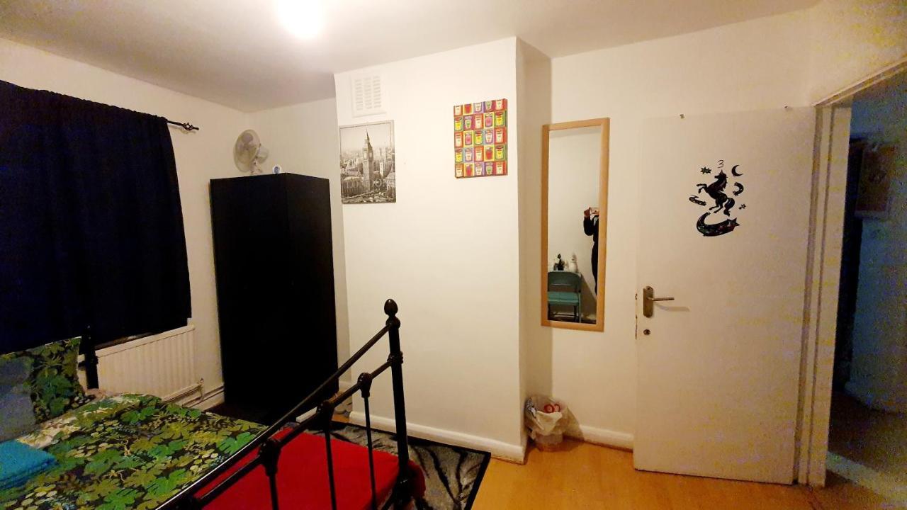 Merciful King Room, In Zone 2-3 Londra Dış mekan fotoğraf