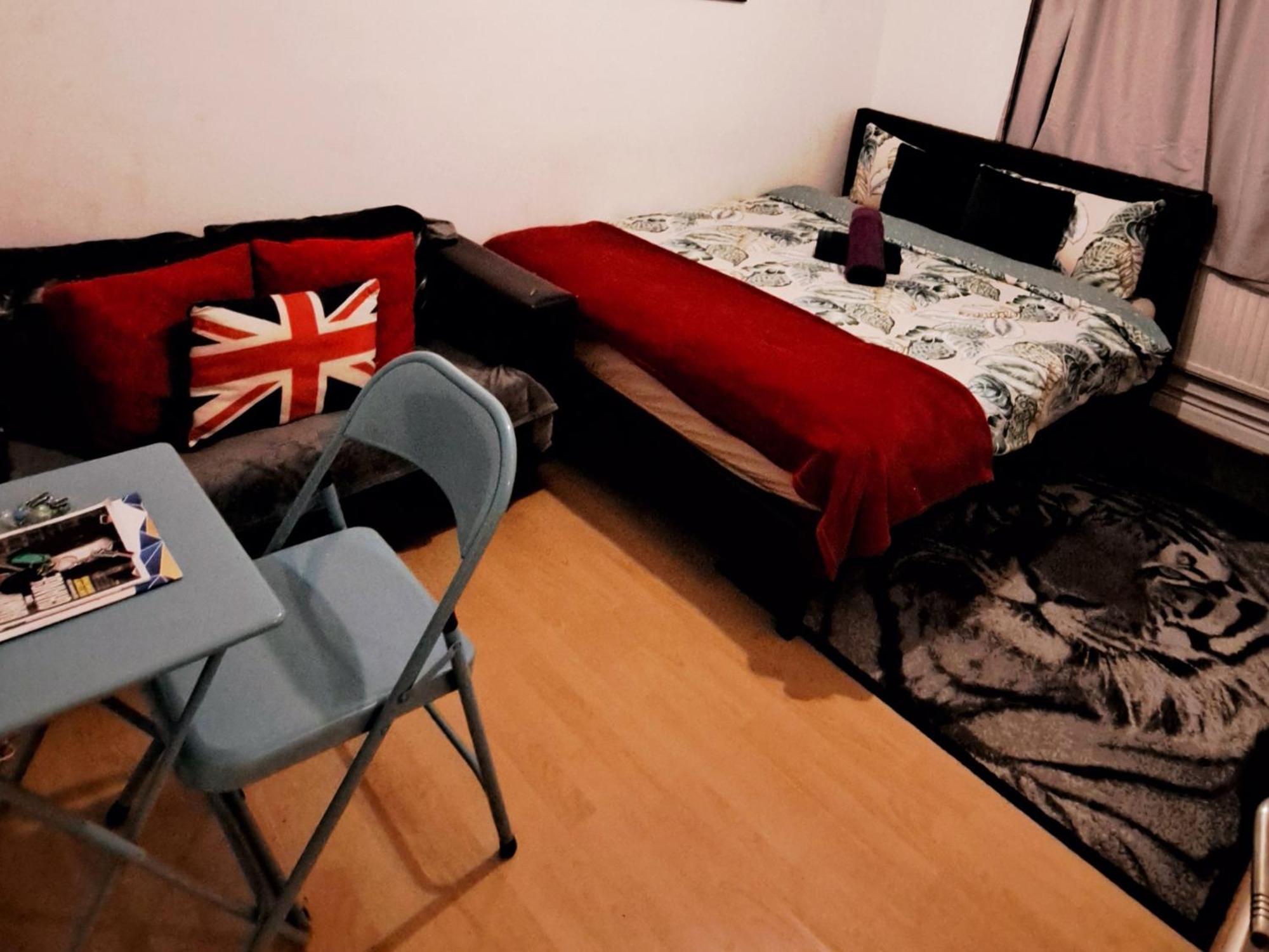 Merciful King Room, In Zone 2-3 Londra Oda fotoğraf